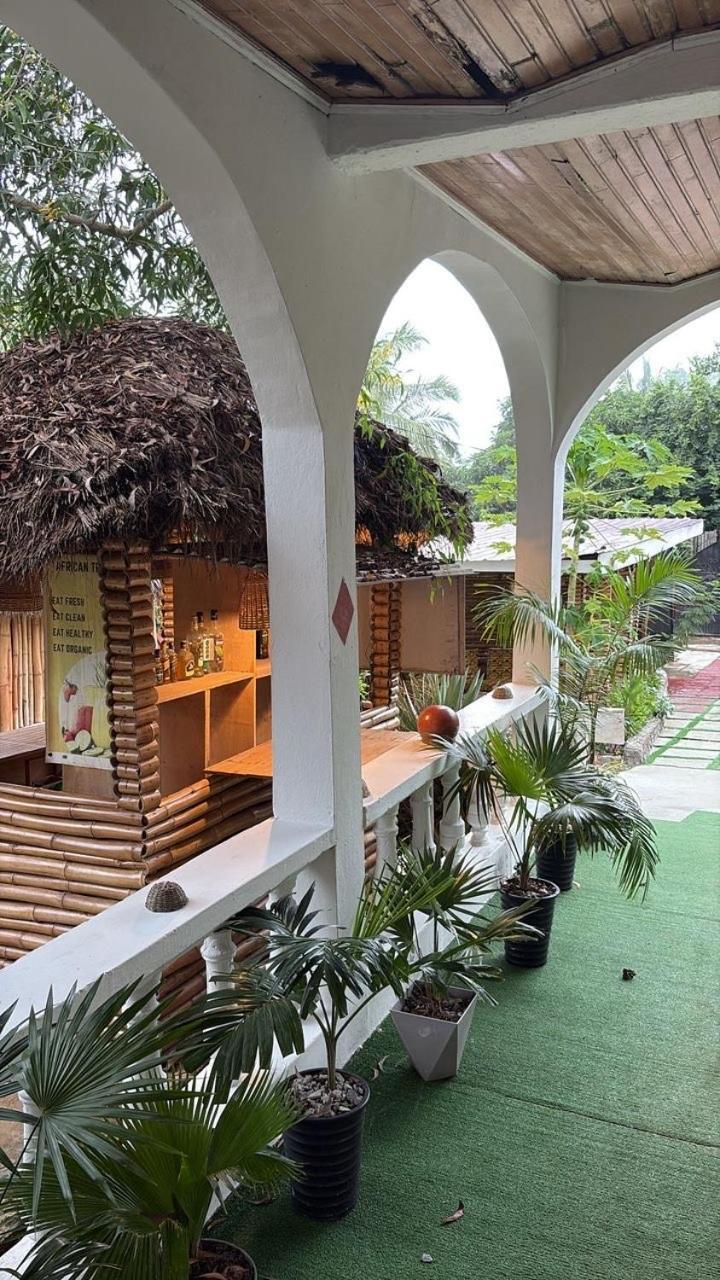 African Treasure Beach Resort Kokrobite Extérieur photo