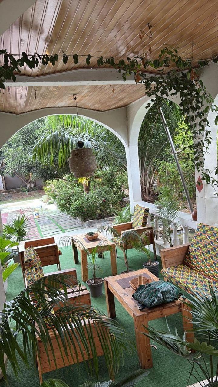 African Treasure Beach Resort Kokrobite Extérieur photo