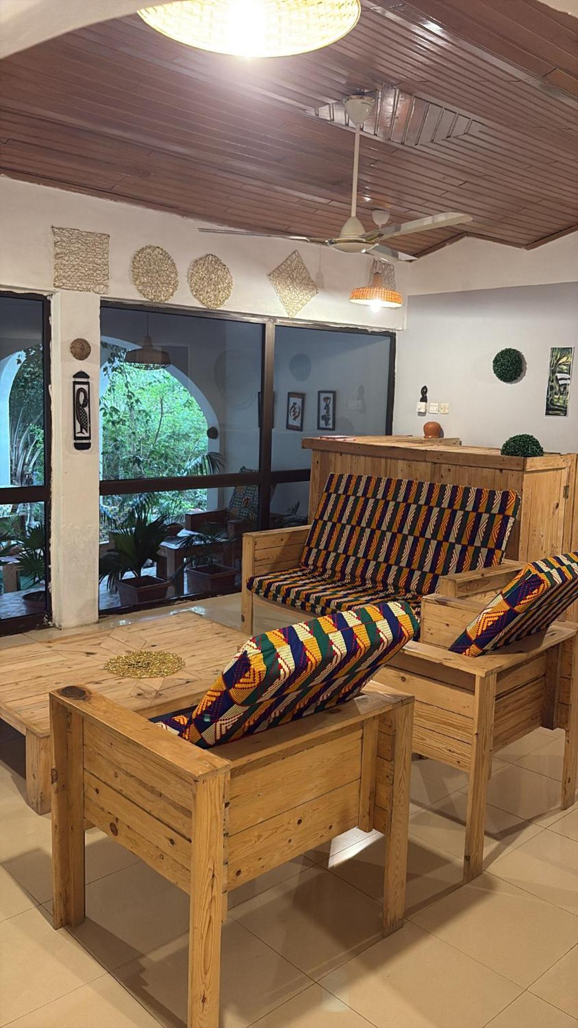 African Treasure Beach Resort Kokrobite Extérieur photo